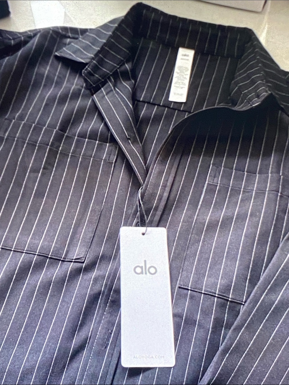 ALO Yoga Black Pinstripe Athletic Shorts Set - Picture 2 of 8